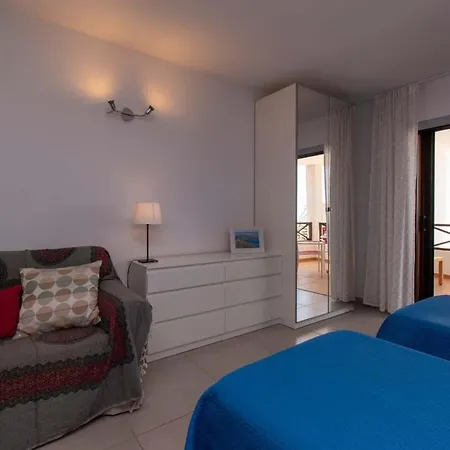 San Marino 28 - * Los Cristianos (Tenerife)